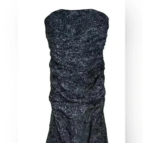 Badgley Mischka Black Crushed Velvet Grown Strapless Size 4 - Picture 3 of 9